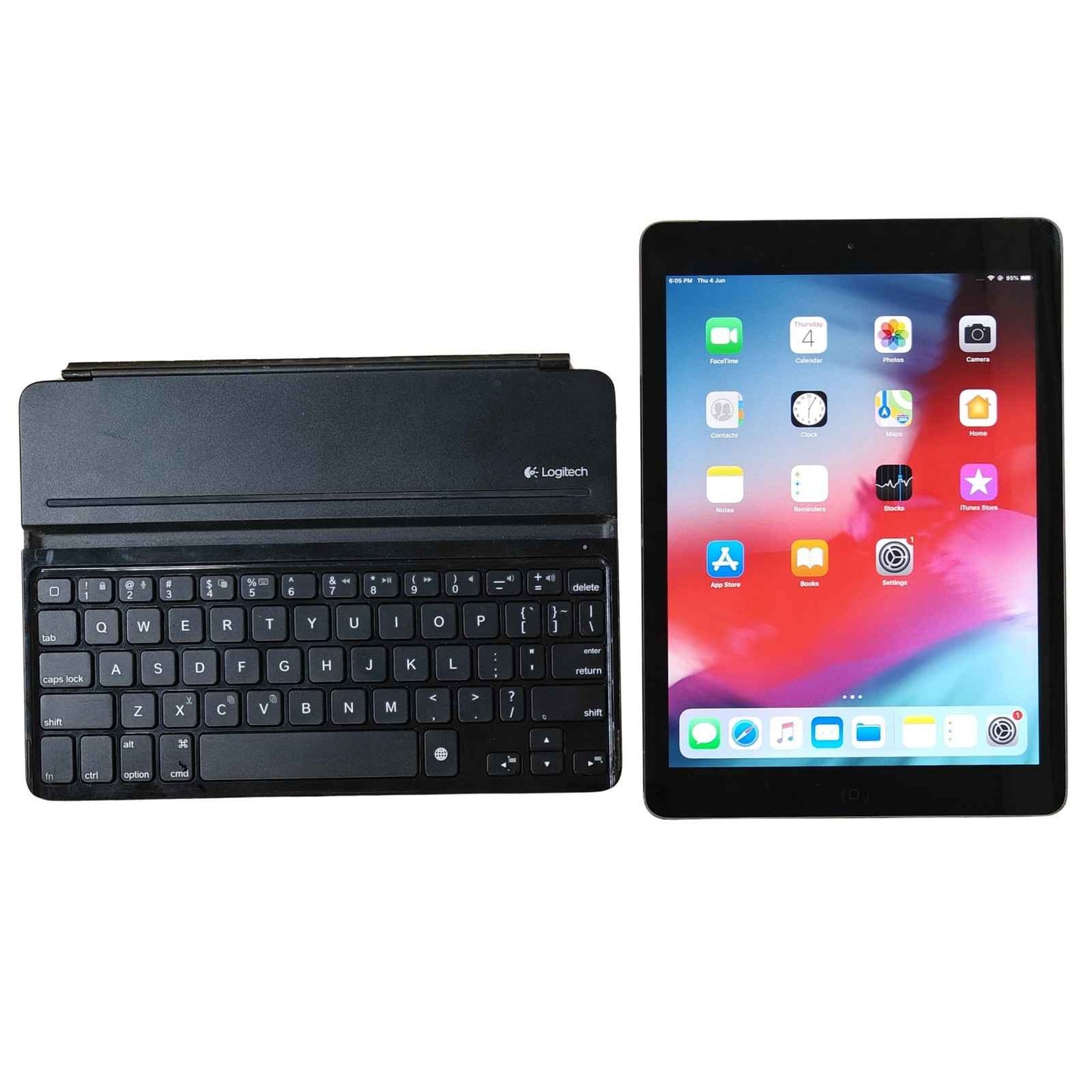 Apple iPad Air 9.7" Wi Fi + Cellular (2013) (A1475) 64GB With Logitech Ultrathin Keyboard (Good Condition)