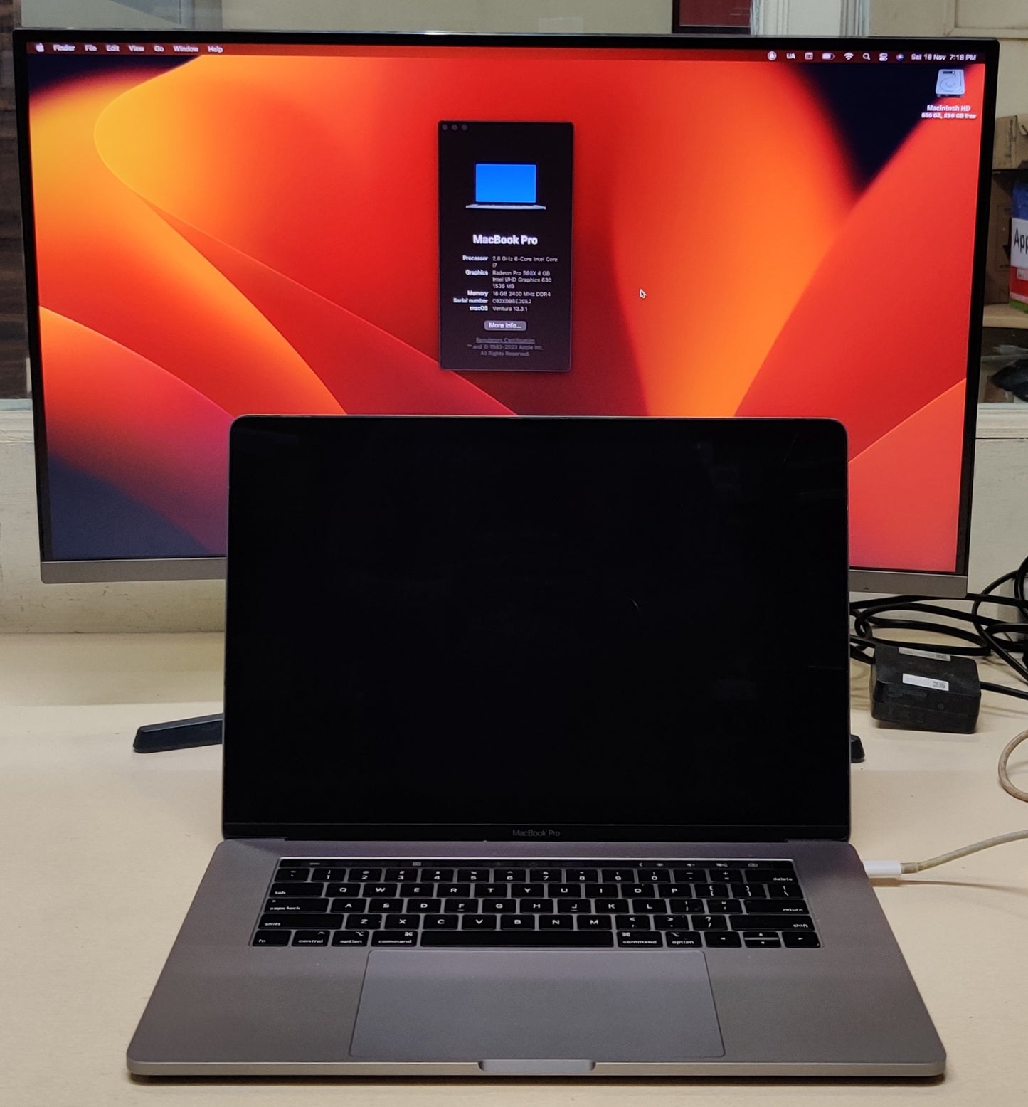 Used Apple MacBook Pro (15-inch, 2018) With Touchbar Four Thunderbolt 3 (USB-C) ports i7-8th Gen 512GB SSD 16GB RAM With 4GB Radeon Pro 560X Graphics Gray